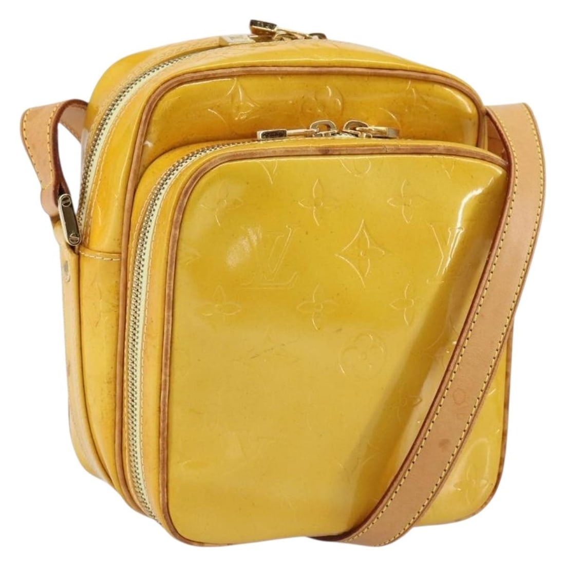 Louis Vuitton Wooster Yellow Patent Leather Woman's Handbag: Louis Vuitton Wooster Yellow Patent Leather Woman's Handbag This Louis Vuitton Wooster handbag features yellow patent leather with a monogram Vernis finish. Designed for women, it measures 17cm x 19.5