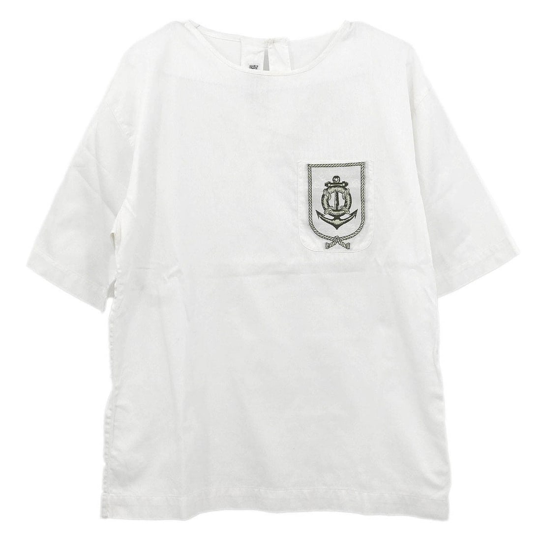 Vintage Celine Casual White T-Shirt with Round Neck: Vintage Celine Casual White T-Shirt with Round Neck This vintage Celine T-shirt features a classic white color and a round neckline, perfect for casual summer wear. The short sleeves and regular fit m