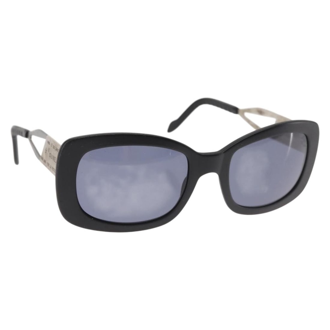 CHANEL Black Plastic Sunglasses with Dust Bag Auth BA6232: CHANEL Black Plastic Sunglasses with Dust Bag Auth BA6232 Experience the elegance of CHANEL with these black plastic sunglasses, expertly crafted in Italy. Featuring a stylish design, these sunglasses