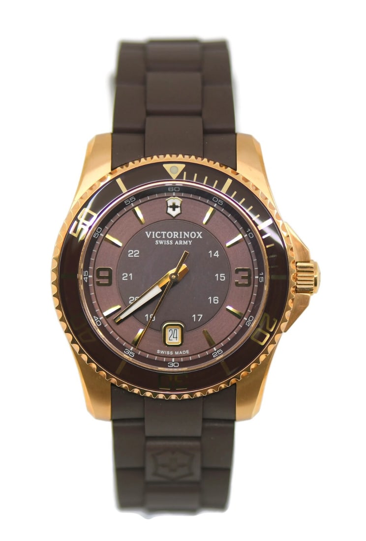 Victorinox Maverick Gold Plated Stainless Steel Watch 43mm with Box and Papers: Victorinox Maverick Gold Plated Stainless Steel Watch 43mm with Box and Papers The Victorinox Maverick Gold Plated Stainless Steel Watch combines elegance with functionality. This exquisite wristwatch
