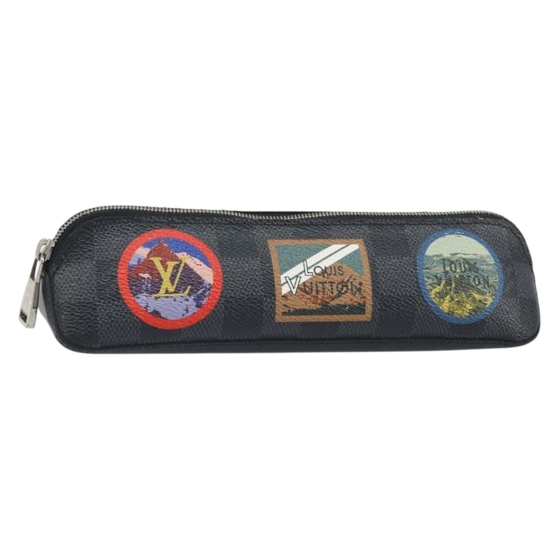 Louis Vuitton Damier Graphite GI0290 Elizabeth Canvas Pen Pouch: Louis Vuitton Damier Graphite GI0290 Elizabeth Canvas Pen Pouch This is a Louis Vuitton Damier Graphite Trousse Elizabeth pen case, crafted from Damier Graphite canvas. The case features a compact and