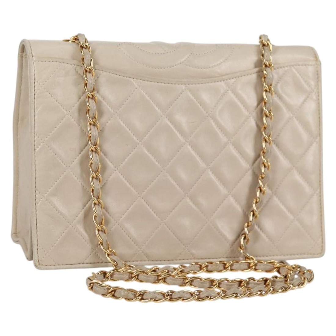 CHANEL Matelasse Chain Shoulder Bag Lamb Skin Vanilla Gold Authentic: CHANEL Matelasse Chain Shoulder Bag Lamb Skin Vanilla Gold Authentic This CHANEL Matelasse Chain Shoulder Bag showcases an elegant design crafted from premium lamb skin in a sophisticated vanilla and