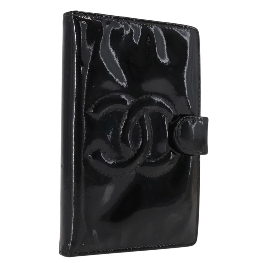 Patent Leather Day Planner Cover by CHANEL Gold and Black CC Logo: Patent Leather Day Planner Cover by CHANEL Gold and Black CC Logo This CHANEL day planner cover features a stylish gold and black color combination in patent leather. Designed for daily organization,