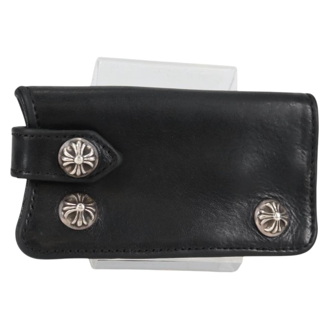 Chrome Hearts Black Leather Key Case USA Authentic: Chrome Hearts Black Leather Key Case USA Authentic This Chrome Hearts Key Case is a stylish and functional accessory crafted from high-quality black leather. Made in the USA, this key case features a