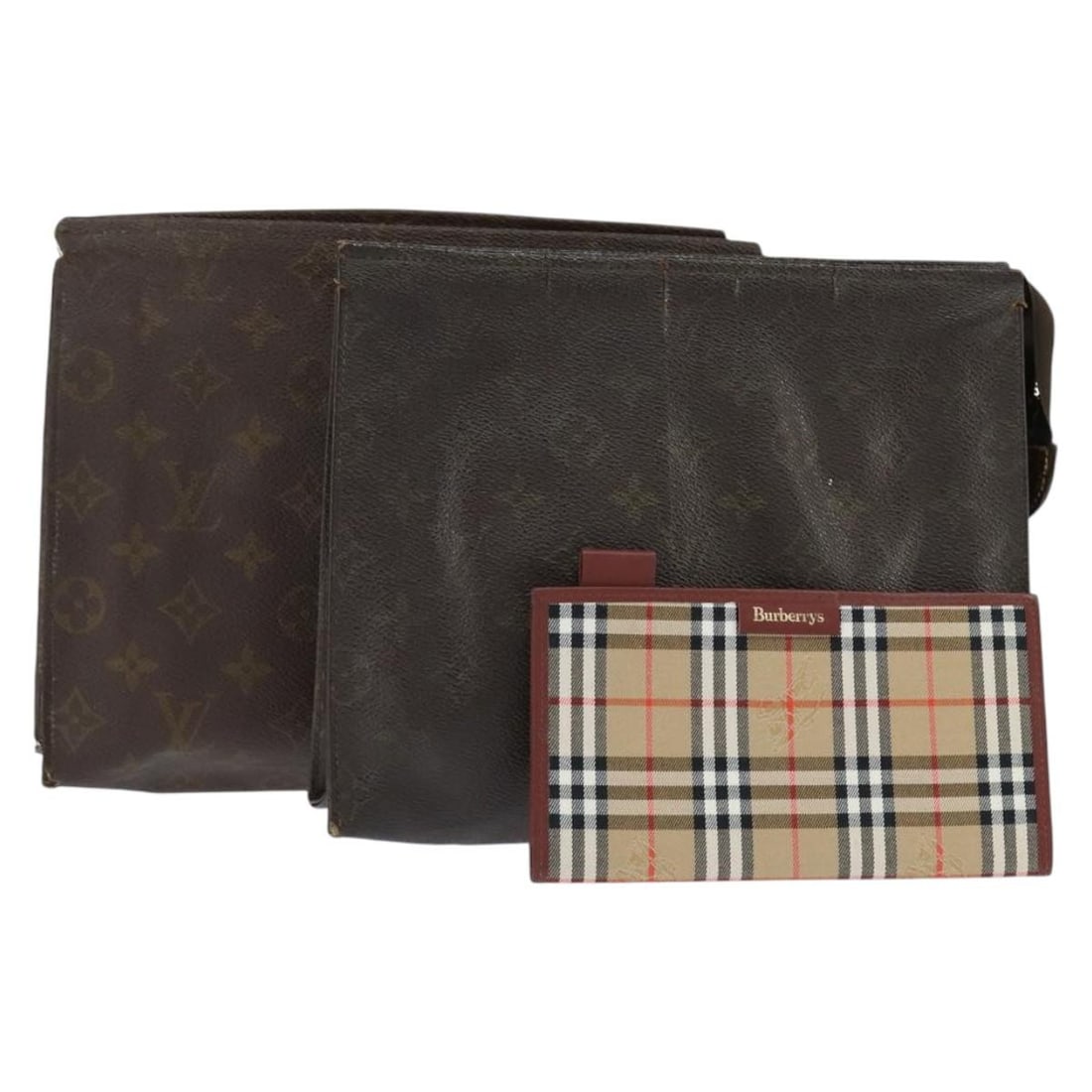 Burberrys Vintage Monogram PVC Clutch Bag Set of 3 Auth am9305: Burberrys Vintage Monogram PVC Clutch Bag Set of 3 Auth am9305 Elevate your accessory collection with this vintage Burberrys Monogram Clutch Bag, a stylish choice for any occasion. Crafted from durabl