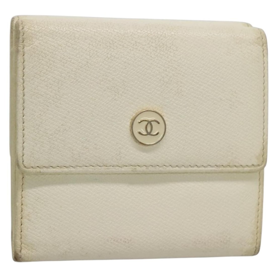 CHANEL White Gold Leather Bifold Wallet Italy Auth Serial 9156337: CHANEL White Gold Leather Bifold Wallet Italy Auth Serial 9156337 This elegant CHANEL Bifold Wallet combines exquisite craftsmanship with stylish functionality. Made from premium leather in a sophisti