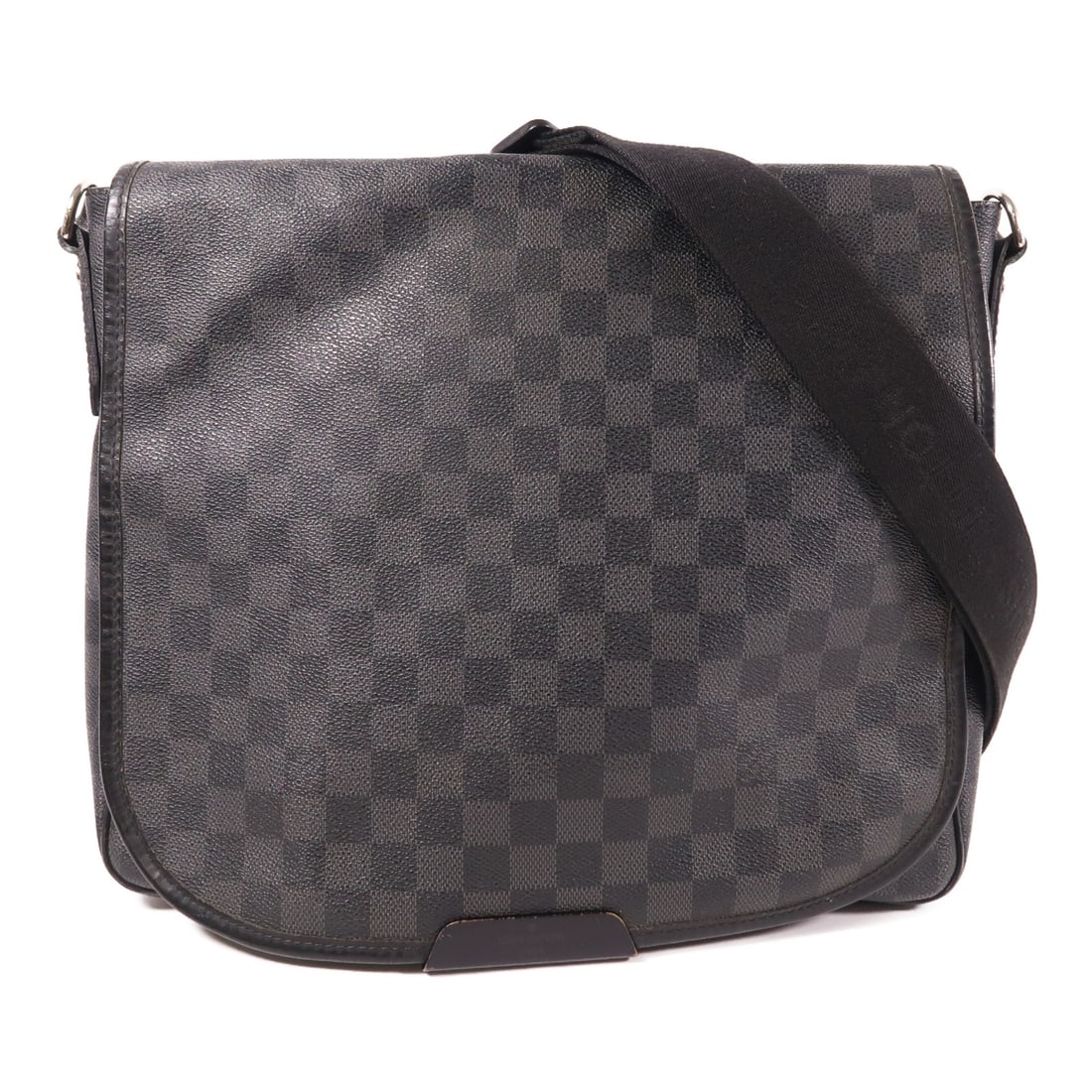 Louis Vuitton Graphite Damier Shoulder Bag N58033: Louis Vuitton Graphite Damier Shoulder Bag N58033 This LOUIS VUITTON Graphite Daniel Shoulder Bag (N58033) is crafted from durable PVC coated canvas in a sleek black color. It features a spacious inte