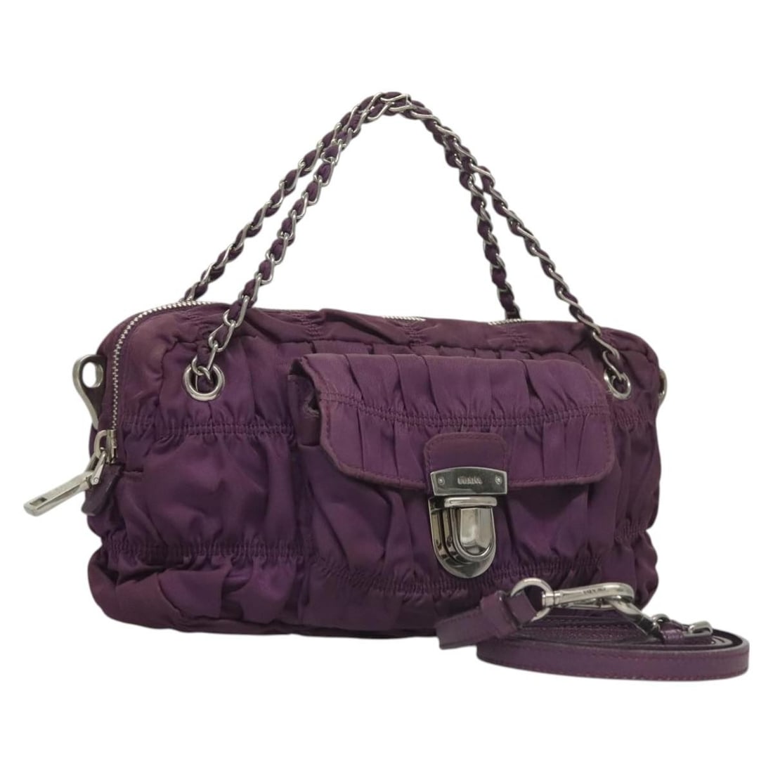 PRADA Chain Hand Bag Nylon Purple Silver Authentic 130934: PRADA Chain Hand Bag Nylon Purple Silver Authentic 130934 This PRADA Chain Hand Bag is a stylish accessory crafted from durable nylon, featuring a striking purple and silver exterior. With dimensions