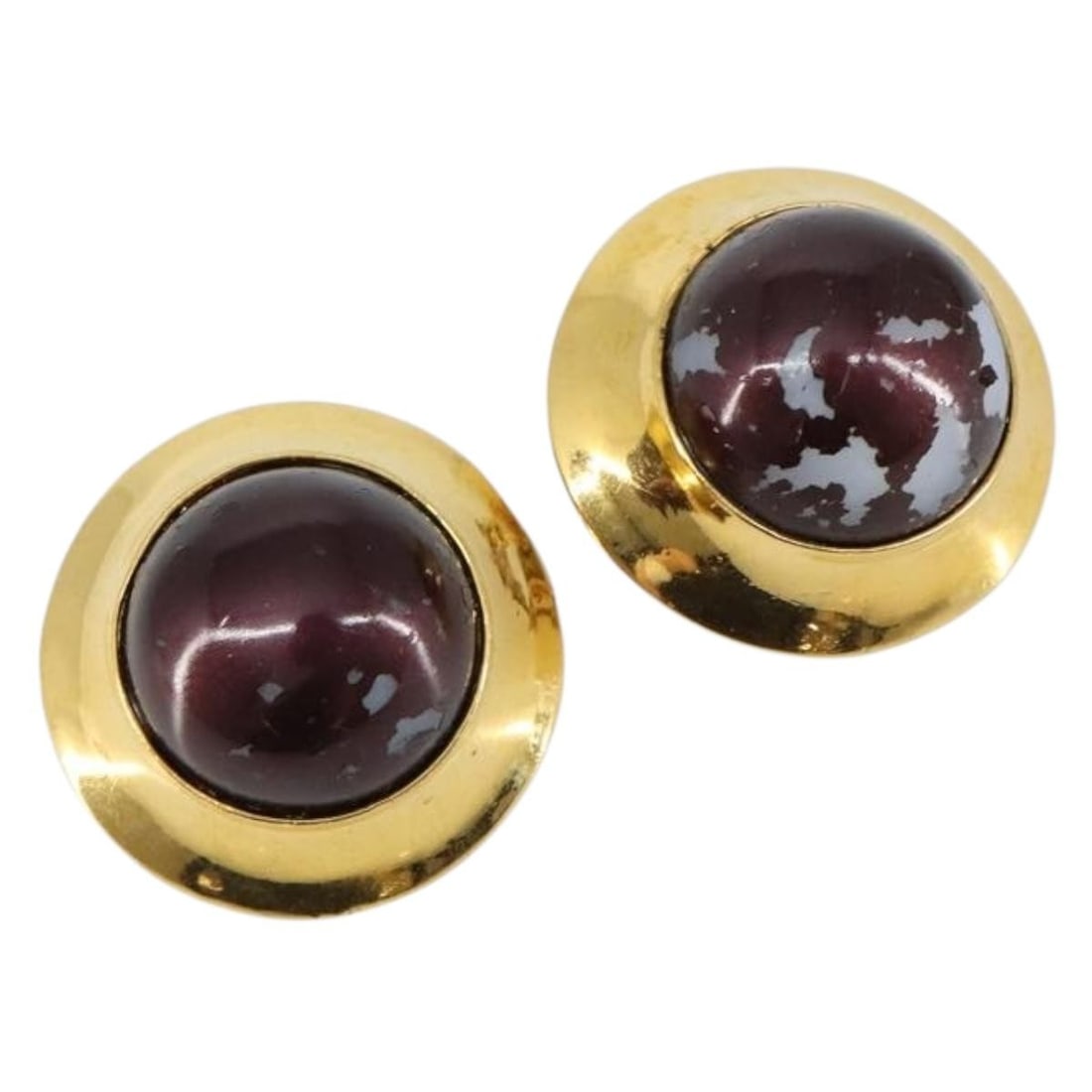 CHANEL Gold Metal Earrings Auth AM9379 France: CHANEL Gold Metal Earrings Auth AM9379 France Elevate your accessory collection with these stunning CHANEL Gold CC Earrings. Crafted in France, these earrings feature a classic gold metal finish that