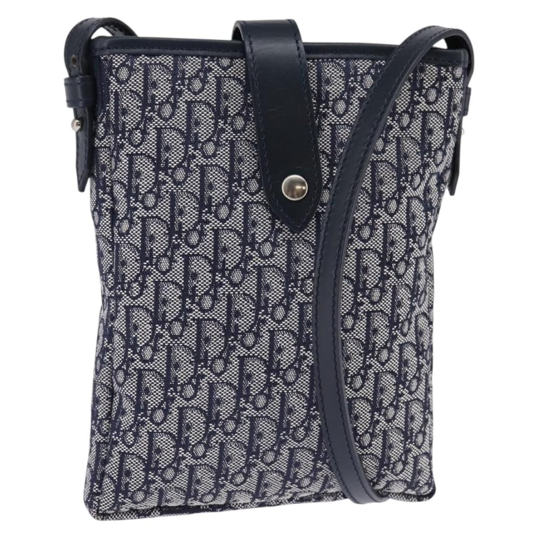 Christian Dior Navy Silver Trotter Canvas Shoulder Bag Auth 145522: Christian Dior Navy Silver Trotter Canvas Shoulder Bag Auth 145522 This authentic Christian Dior Trotter Canvas Shoulder Bag showcases a stylish navy and silver color combination. Crafted in Italy, it