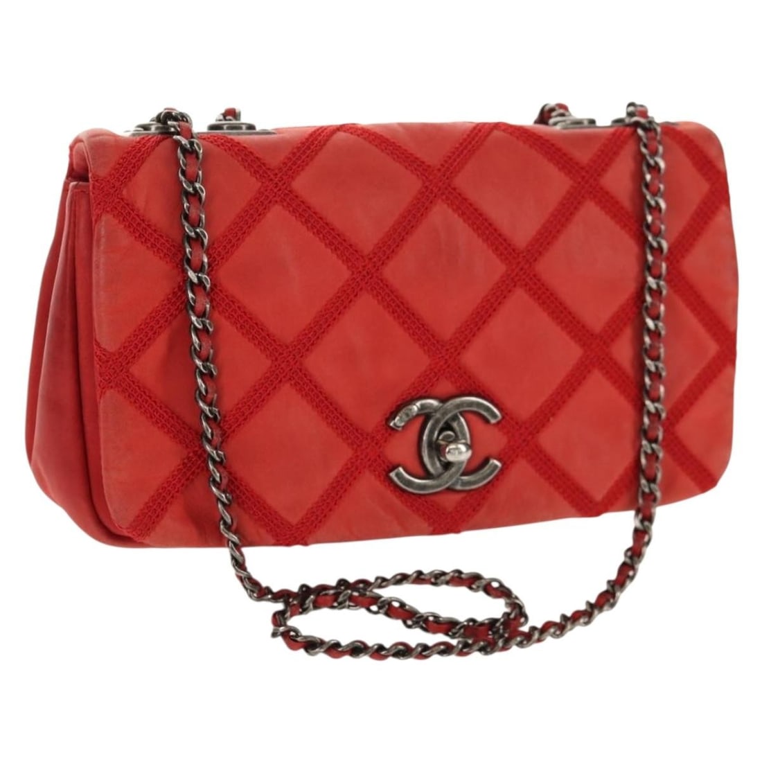 Red Leather CHANEL Matelasse CC Chain Shoulder Bag from Italy: Red Leather CHANEL Matelasse CC Chain Shoulder Bag from Italy This CHANEL Matelasse chain shoulder bag is crafted from red leather and features the classic CC logo. The bag is made in Italy and is des