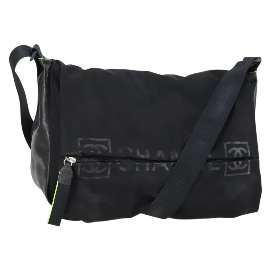CHANEL Black Nylon Sports Shoulder Bag with Authenticity: CHANEL Black Nylon Sports Shoulder Bag with Authenticity Experience the elegance of CHANEL with this classic Sports Shoulder Bag, expertly crafted in Italy. Made from durable black nylon, this stylish