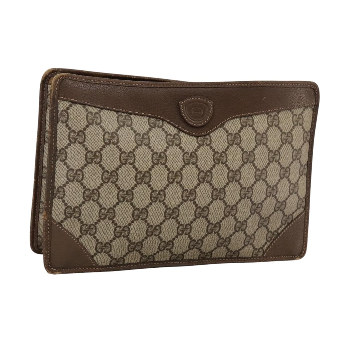 GUCCI GG Supreme Beige PVC Clutch Bag Italy Authentic: GUCCI GG Supreme Beige PVC Clutch Bag Italy Authentic This authentic GUCCI GG Supreme Clutch Bag showcases a stylish and functional design. Crafted in Italy from durable PVC leather, it features a sop
