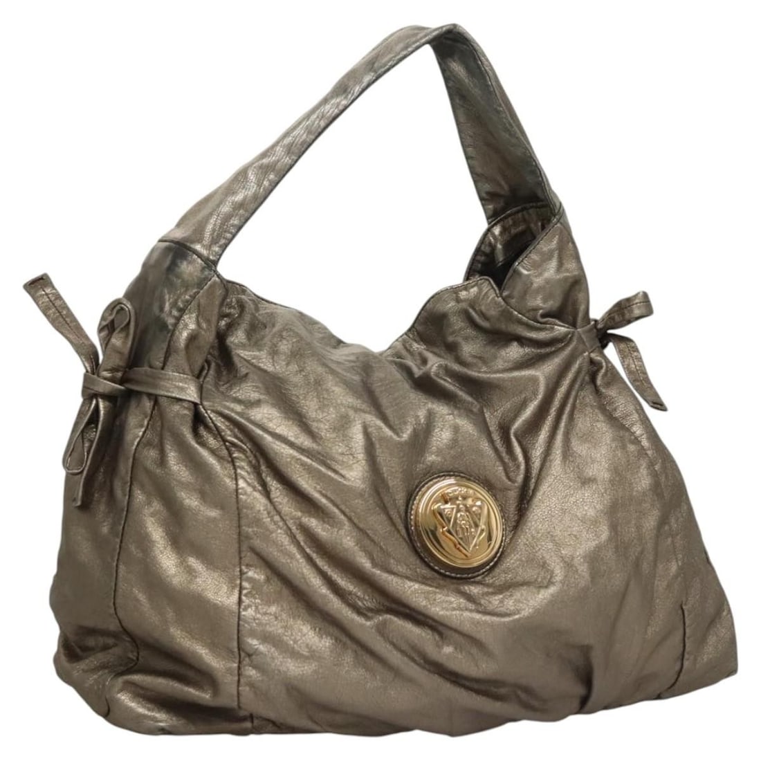 GUCCI 197061 Silver Gold Leather Shoulder Bag Authentic Made in Italy: GUCCI 197061 Silver Gold Leather Shoulder Bag Authentic Made in Italy Discover this exquisite GUCCI shoulder bag, a perfect blend of elegance and practicality. Crafted from premium leather, this bag s