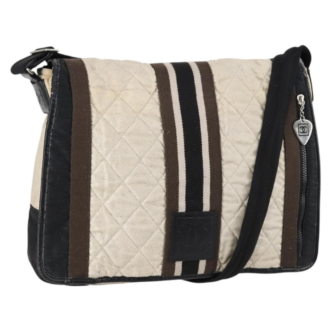 CHANEL White Silver Canvas Shoulder Bag Sports Matelasse Auth 142035: CHANEL White Silver Canvas Shoulder Bag Sports Matelasse Auth 142035 Elevate your accessory collection with this authentic CHANEL Sports Matelasse Shoulder Bag. Crafted in Italy, this stylish shoulder