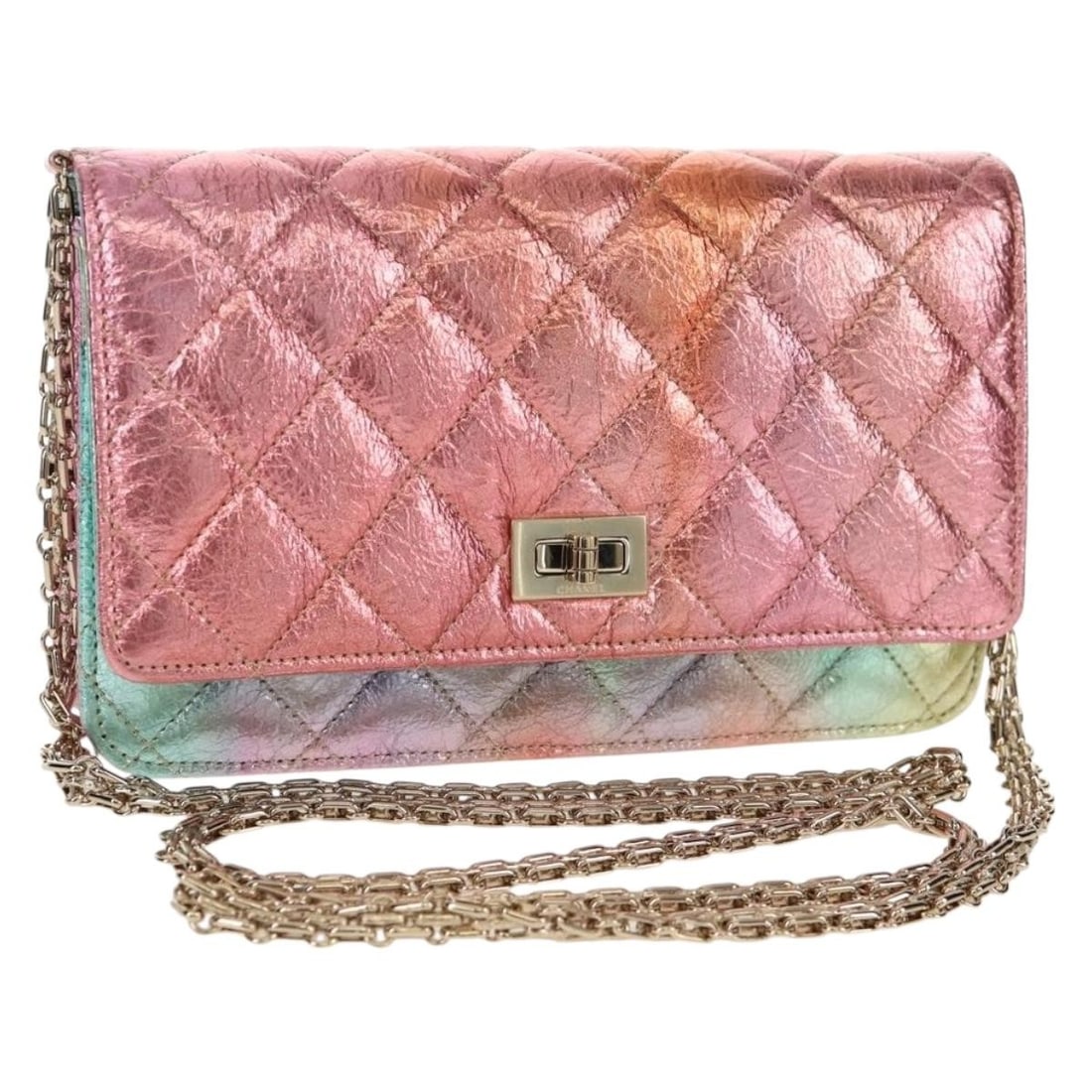 CHANEL 2.55 Matelasse Multicolor Gold Leather Shoulder Bag Auth 142691M: CHANEL 2.55 Matelasse Multicolor Gold Leather Shoulder Bag Auth 142691M Experience the luxury of CHANEL with this stunning Chain Matelasse 2.55 Shoulder Bag. Crafted in France, this exquisite piece fe