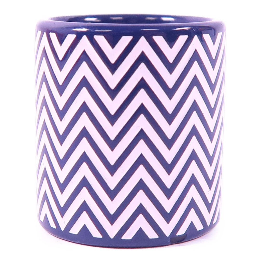 Navy and White Hermes Scarf Ring Metal Accessory France: Navy and White Hermes Scarf Ring Metal Accessory France This elegant HERMES scarf ring is a stylish accessory to elevate your outfit. Crafted in a sophisticated navy color, it features a unique design