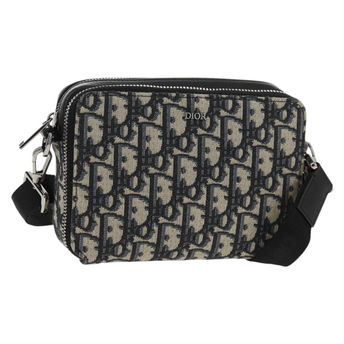 Christian Dior Navy Silver Trotter Canvas Shoulder Bag Auth 148526M: Christian Dior Navy Silver Trotter Canvas Shoulder Bag Auth 148526M Introducing the Christian Dior Trotter Canvas Oblique Shoulder Bag in a sophisticated navy and silver colorway. Crafted in Italy, th