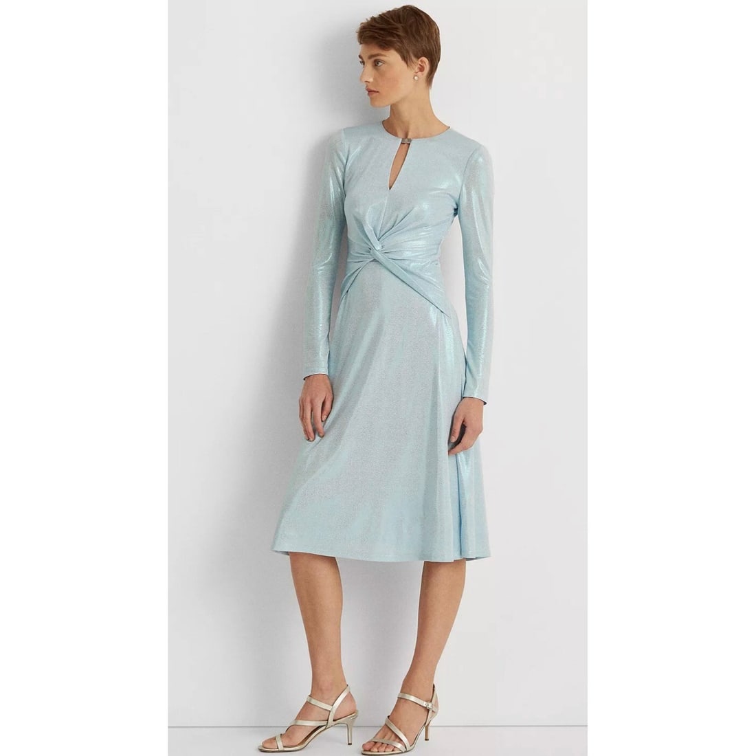 Lauren Ralph Lauren Light Blue Long Sleeve Fit & Flare Dress Size 2: Lauren Ralph Lauren Light Blue Long Sleeve Fit & Flare Dress Size 2 Elevate your wardrobe with this stunning long-sleeve foiled jersey dress from Lauren Ralph Lauren. Designed in a captivating light b