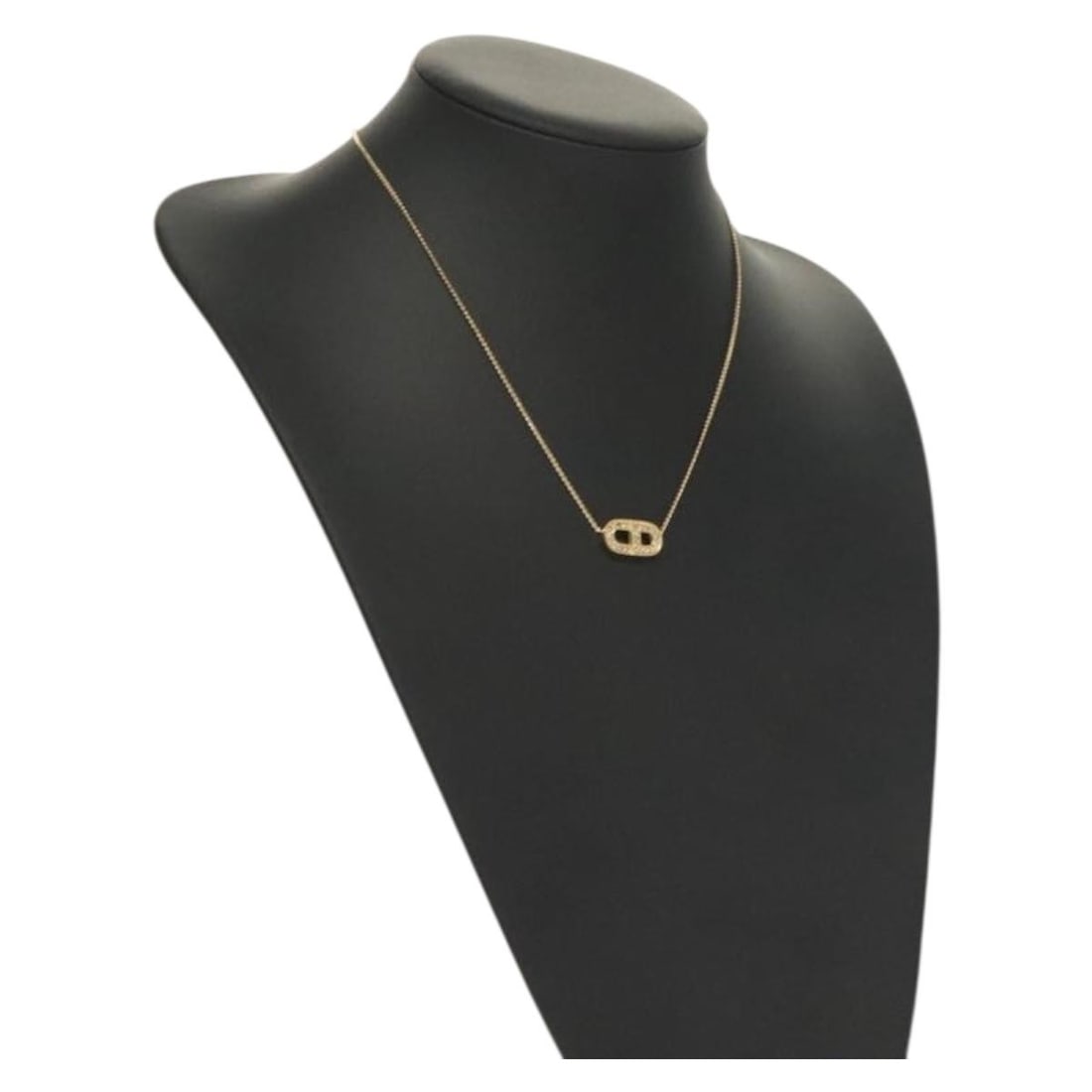 Christian Dior Gold Metal Necklace Auth 132360: Christian Dior Gold Metal Necklace Auth 132360 This elegant Christian Dior necklace showcases a stunning gold metal finish, embodying timeless style. Designed to elevate your outfit, it features a tot