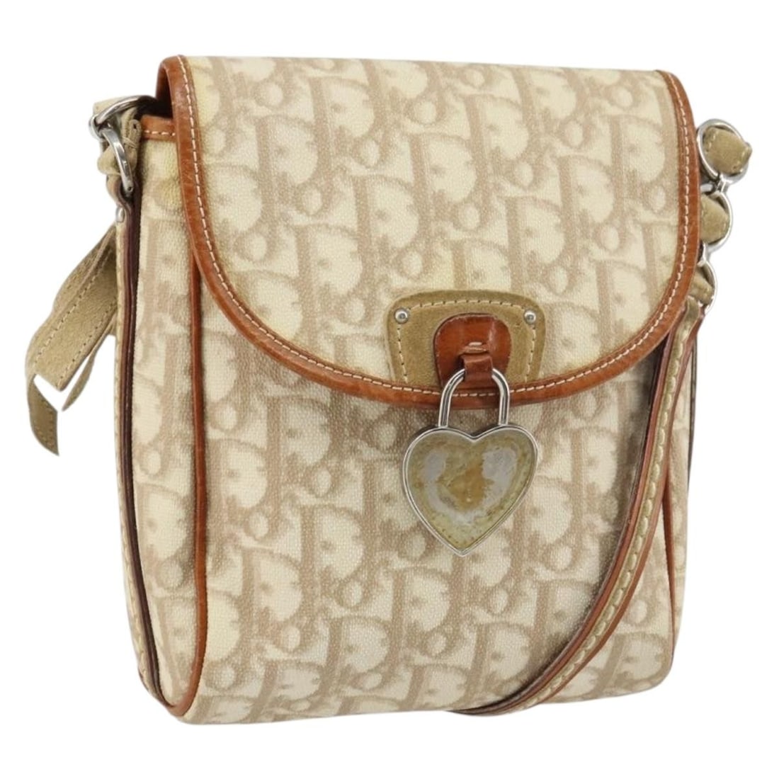 Christian Dior Beige Silver Trotter Canvas Shoulder Bag Auth 156500: Christian Dior Beige Silver Trotter Canvas Shoulder Bag Auth 156500 This Christian Dior Trotter Canvas Romantic Shoulder Bag features a stylish blend of PVC leather and Trotter canvas in a chic beige