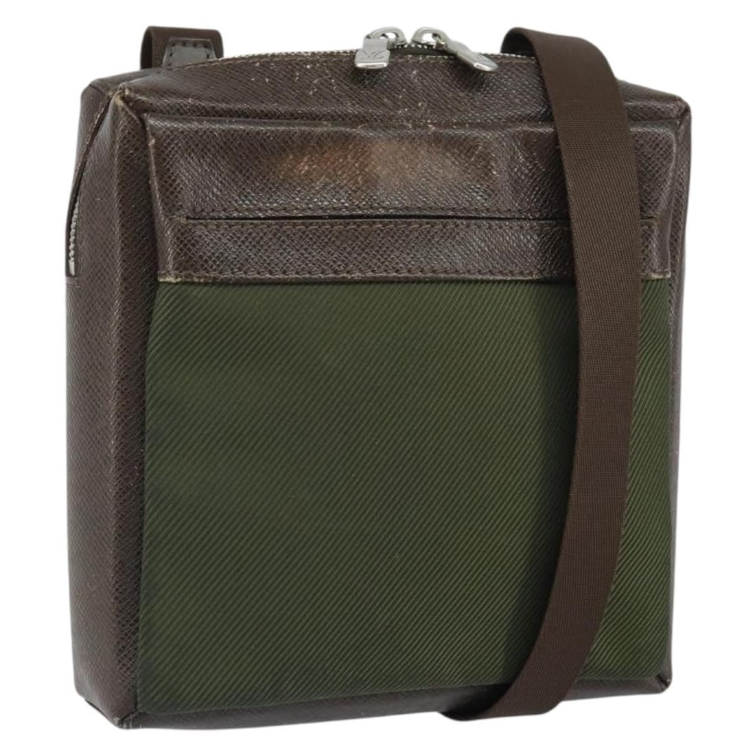 Louis Vuitton Sayan Epicea Taiga Leather Shoulder Bag M30908 France: Louis Vuitton Sayan Epicea Taiga Leather Shoulder Bag M30908 France This is a Louis Vuitton Taiga Sayan shoulder bag in Epicea color, crafted from durable Taiga leather. The bag features a compact des