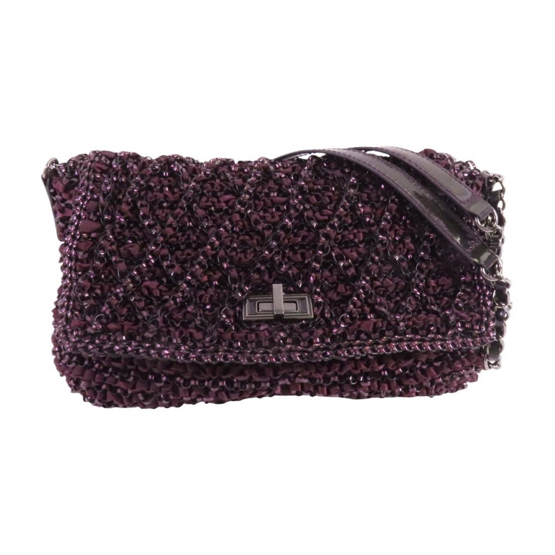ANTEPRIMA Purple PVC Chain Strap Shoulder Purse: ANTEPRIMA Purple PVC Chain Strap Shoulder Purse This ANTEPRIMA shoulder bag features a stylish chain design crafted from purple PVC. With a compact and versatile silhouette, it is suitable for regular