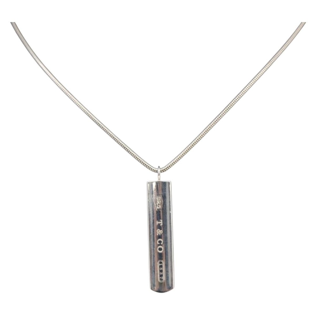 Tiffany & Co. 1837 Bar Necklace Ag925 Silver Auth SW1661: Tiffany & Co. 1837 Bar Necklace Ag925 Silver Auth SW1661 This Tiffany & Co. 1837 Bar Necklace is a stunning piece crafted from quality Ag925 silver. With a total length of approximately 44 cm (17.3 in