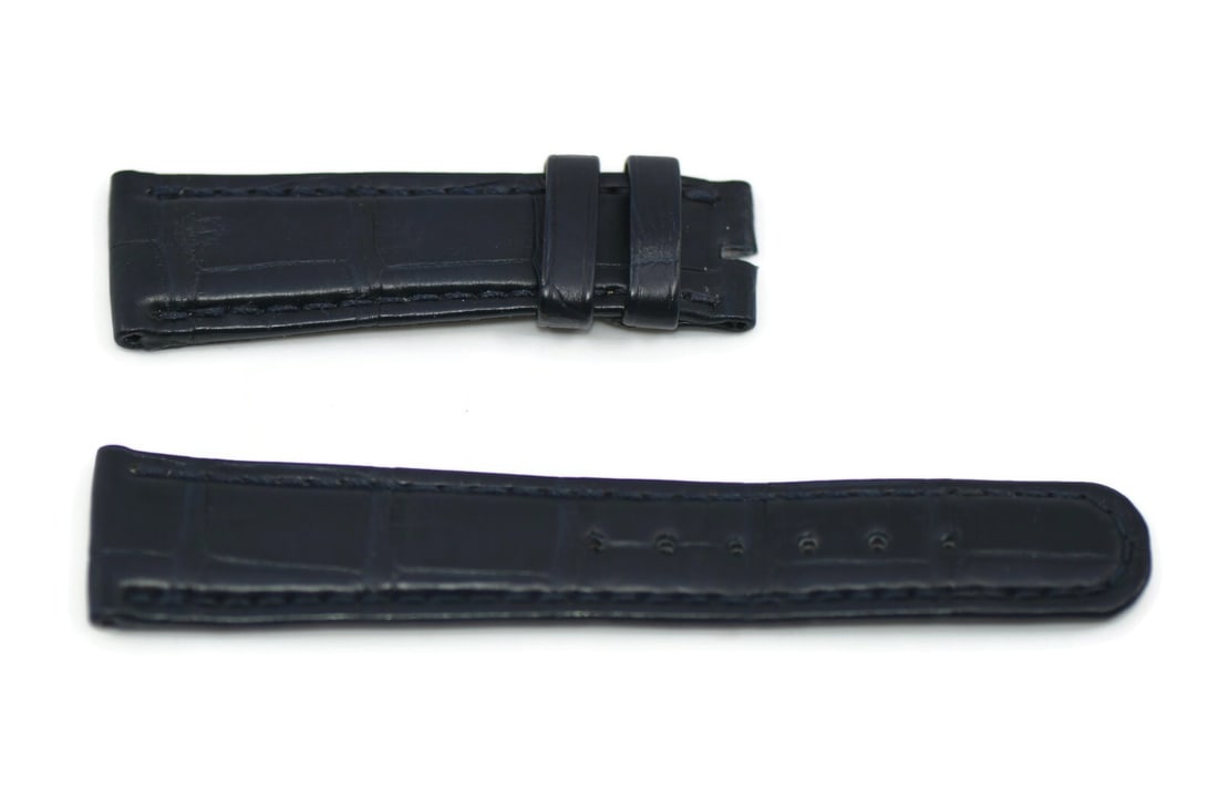 A Lange & Sohne 19mm Black Leather Watch Strap 100% Authentic: A Lange & Sohne 19mm Black Leather Watch Strap 100% Authentic Enhance your wristwatch with this A Lange & Sohne Black Leather Strap. This high-quality wristwatch band is made from genuine leather, pro