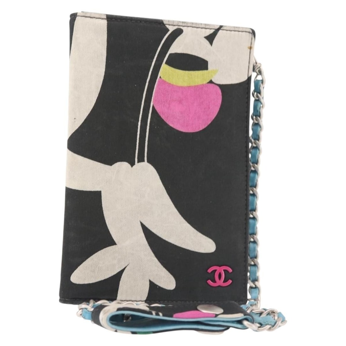 CHANEL Black Satin Chain Compact Wallet with CC Logo Auth 143013: CHANEL Black Satin Chain Compact Wallet with CC Logo Auth 143013 This CHANEL Chain Compact Wallet in elegant black satin is a sophisticated accessory for any occasion. Manufactured in France, this wal