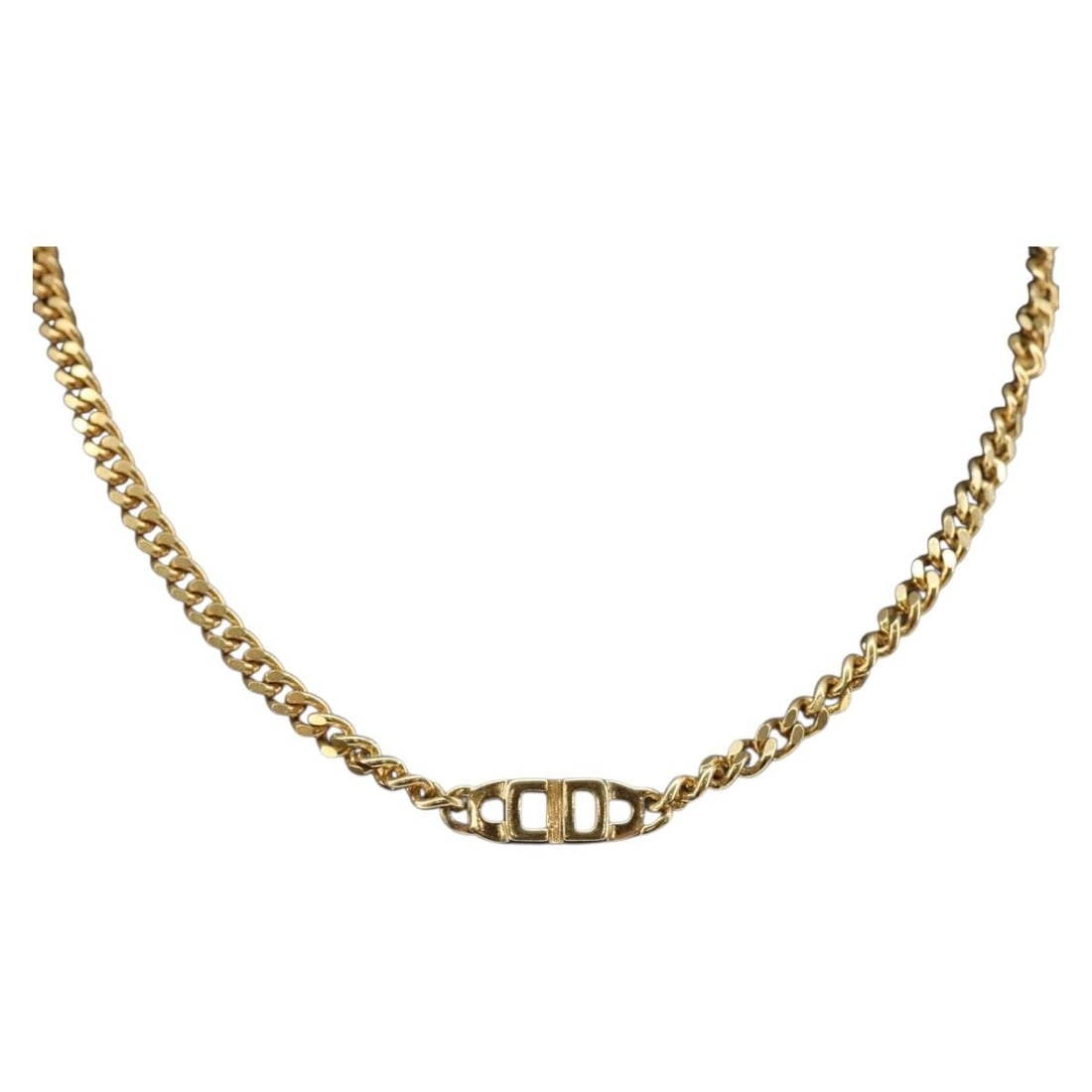Christian Dior Gold Tone Curve Chain CD Logo Necklace Authentic 146056: Christian Dior Gold Tone Curve Chain CD Logo Necklace Authentic 146056 This exquisite Christian Dior Curve Chain Necklace features a stylish CD logo and is crafted from high-quality metal with a stunn