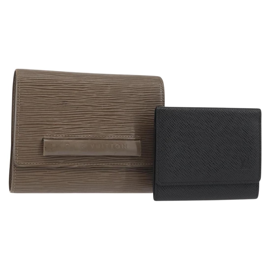 Louis Vuitton Epi Taiga Wallet 2Set Gray Ardoise Authentic: Louis Vuitton Epi Taiga Wallet 2Set Gray Ardoise Authentic This authentic Louis Vuitton Epi Taiga Wallet set in Gray Ardoise is a stylish accessory for those who appreciate luxury. Crafted from durabl