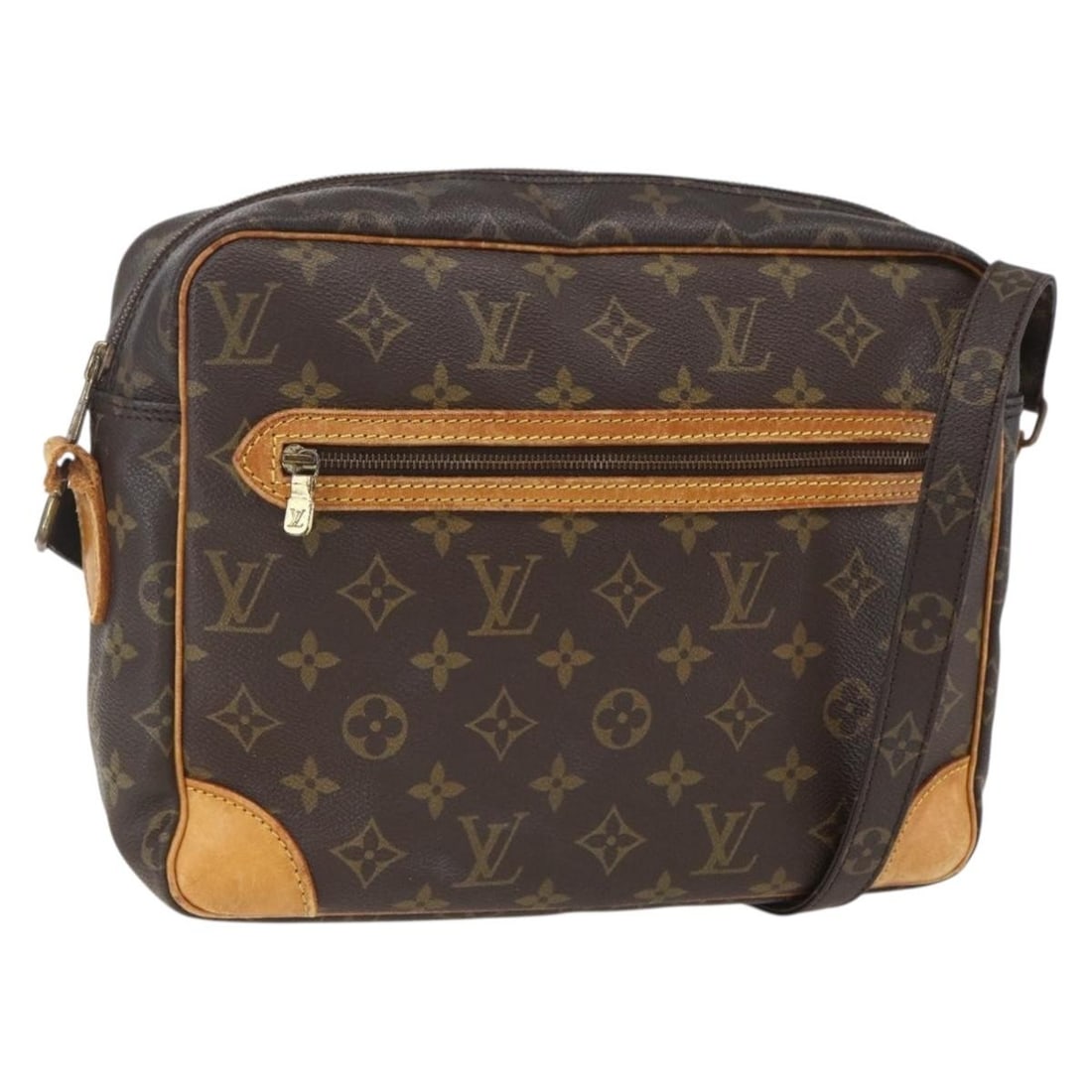 Louis Vuitton Monogram Canvas Potomac Shoulder Bag M45285 France: Louis Vuitton Monogram Canvas Potomac Shoulder Bag M45285 France This Louis Vuitton Monogram Potomac Shoulder Bag features the iconic monogram canvas exterior and is crafted in France. The bag display
