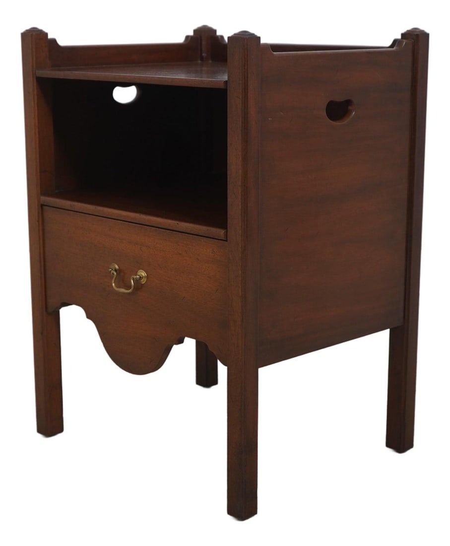 Kittinger WA-1030 Mahogany Nightstand Colonial Williamsburg Chippendale Style (1 of 10)