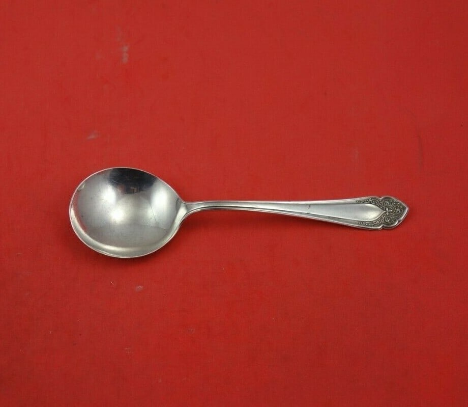 Frank Smith Cambodia Sterling Silver Bouillon Soup Spoon 5 3/8" Heirloom: Frank Smith Cambodia Sterling Silver Bouillon Soup Spoon 5 3/8" Heirloom This exquisite bouillon soup spoon is crafted from sterling silver and features the elegant Cambodia pattern by Frank Smith. Me