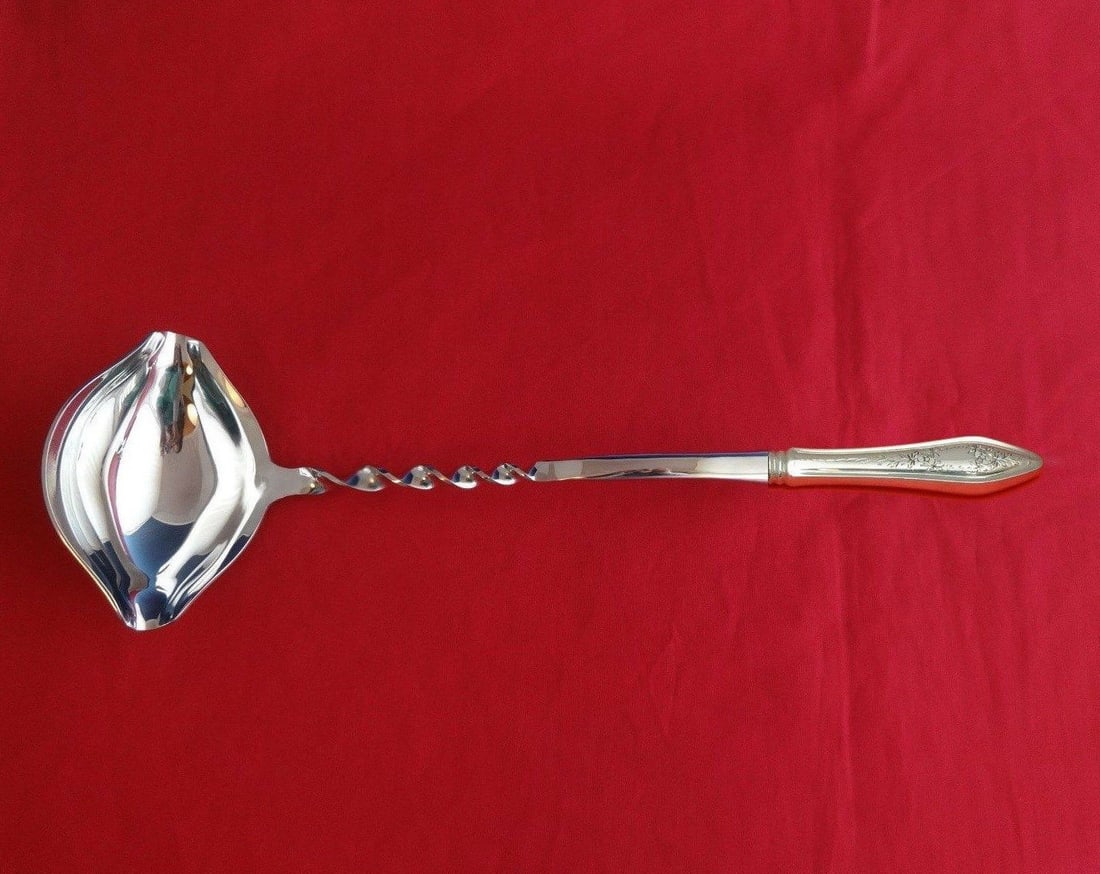 Towle Mary Chilton Engraved Sterling Silver Punch Ladle 13 3/4 Twist Handle: Towle Mary Chilton Engraved Sterling Silver Punch Ladle 13 3/4 Twist Handle This stunning Mary Chilton Engraved punch ladle by Towle is a remarkable addition to any table setting. Crafted from high-qu