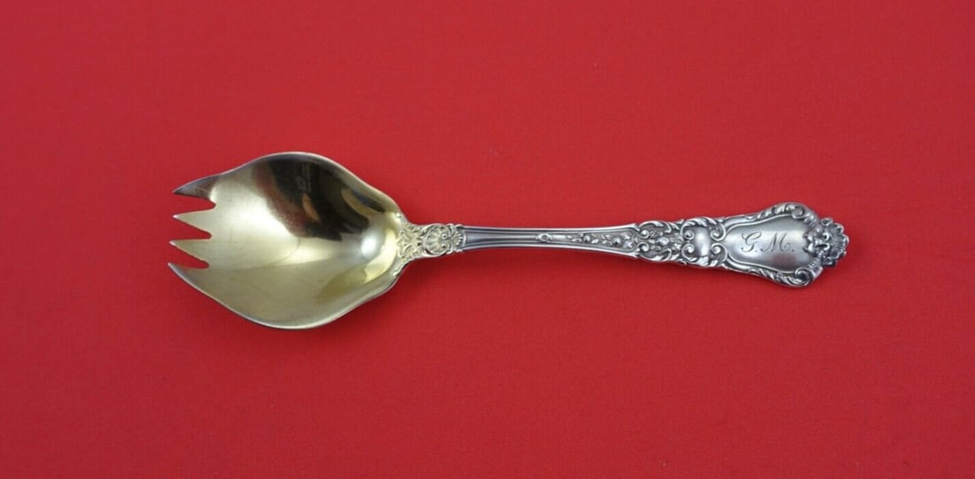 Gorham Baronial Old Sterling Silver Terrapin Fork 4-Tine 4.75 inches: Gorham Baronial Old Sterling Silver Terrapin Fork 4-Tine 4.75 inches This exquisite 4-tine terrapin fork is crafted in sterling silver and features the elegant Baronial Old pattern by Gorham. Dating b