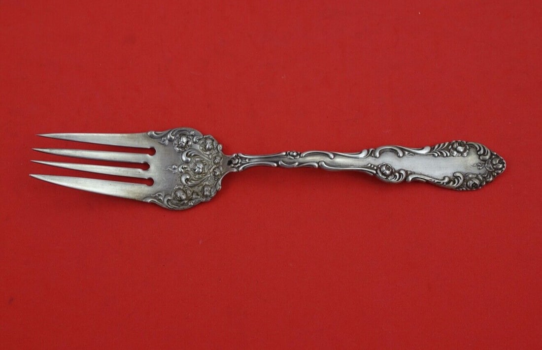 Towle Sterling Silver Old English Serving Fork 7.5 Inches: Towle Sterling Silver Old English Serving Fork 7.5 Inches This exquisite serving fork from Towle features the classic Old English pattern, a hallmark of elegance and tradition. Crafted from high-quali