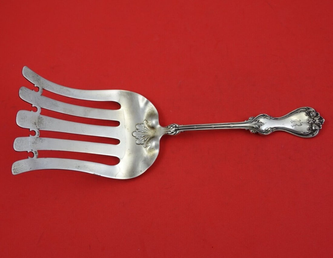 Whiting Duke of York Sterling Silver 9 3/4 Serving Fork: Whiting Duke of York Sterling Silver 9 3/4 Serving Fork Presenting a stunning asparagus fork from the Duke of York pattern by Whiting, crafted in sterling silver. This exquisite serving fork measures