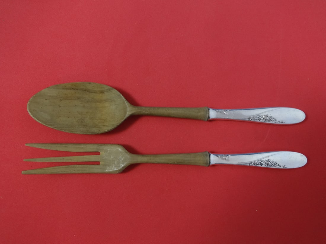 Easterling Rose Spray Sterling Silver Salad Serving Set with Wood 2-Piece 10 3/4": Easterling Rose Spray Sterling Silver Salad Serving Set with Wood 2-Piece 10 3/4" Enhance your dining experience with this exquisite Rose Spray by Easterling Sterling Silver Salad Serving Set. This el