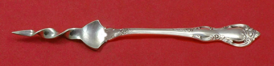 Towle Spanish Provincial Sterling Silver Twisted Butter Pick 5 3/4": Towle Spanish Provincial Sterling Silver Twisted Butter Pick 5 3/4" This stunning butter pick showcases the exquisite Spanish Provincial pattern by Towle, crafted from high-quality sterling silver. Me