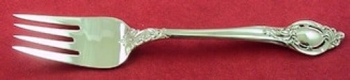 Reed and Barton Cameo Sterling Silver Salad Fork 6 5/8 Vintage: Reed and Barton Cameo Sterling Silver Salad Fork 6 5/8 Vintage This vintage salad fork from Reed and Barton is crafted in the stunning Cameo pattern. With a length of 6 5/8 inches, it is made of high-