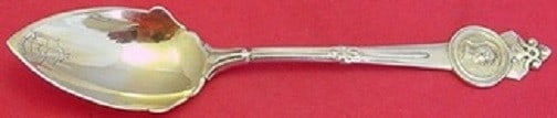 Gorham Medallion Sterling Silver Goldwashed Grapefruit Spoon 6": Gorham Medallion Sterling Silver Goldwashed Grapefruit Spoon 6" This exquisite grapefruit spoon features the elegant Medallion pattern by Gorham. Crafted from high-quality sterling silver, this goldwa