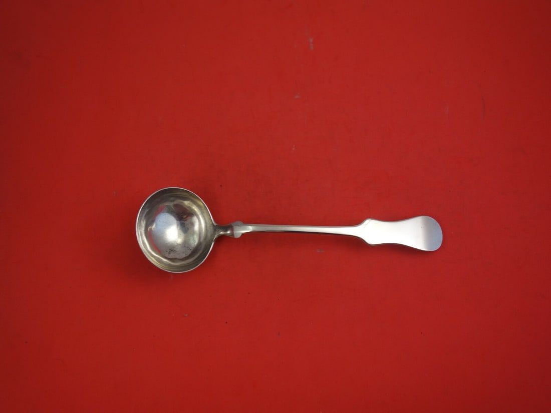 Austrian .800 Silver Gravy Ladle Round Bowl 8 3/4 Inches: Austrian .800 Silver Gravy Ladle Round Bowl 8 3/4 Inches This exquisite Austrian .800 silver gravy ladle features a beautifully rounded bowl, measuring 8 3/4 inches in length. Crafted from high-qualit