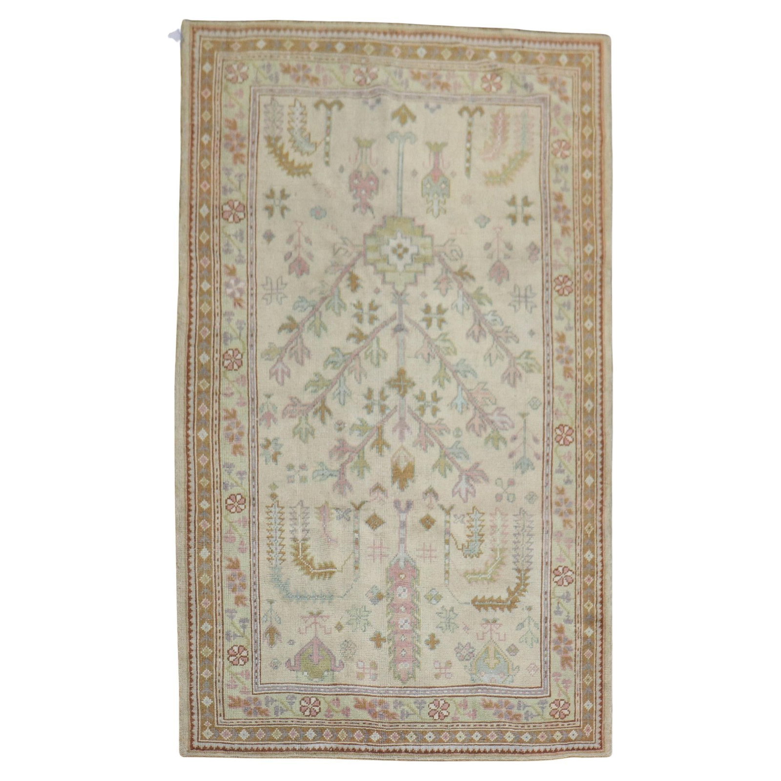 Early 20th Century Turkish Oushak Rug in Pink and Green 5'2 x 8'5: Early 20th Century Turkish Oushak Rug in Pink and Green 5'2 x 8'5 This antique Turkish Oushak rug from the early 20th century features a harmonious palette of pink, green, and neutral tones. Hand-wove