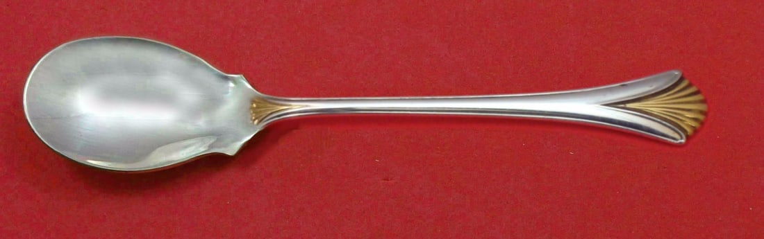 Lunt Regency Shell Gold Sterling Silver Ice Cream Spoon 5 3/4 inches Custom Made: Lunt Regency Shell Gold Sterling Silver Ice Cream Spoon 5 3/4 inches Custom Made This exquisite ice cream spoon, custom made in the elegant Regency Shell Gold pattern by Lunt, showcases the craftsmans