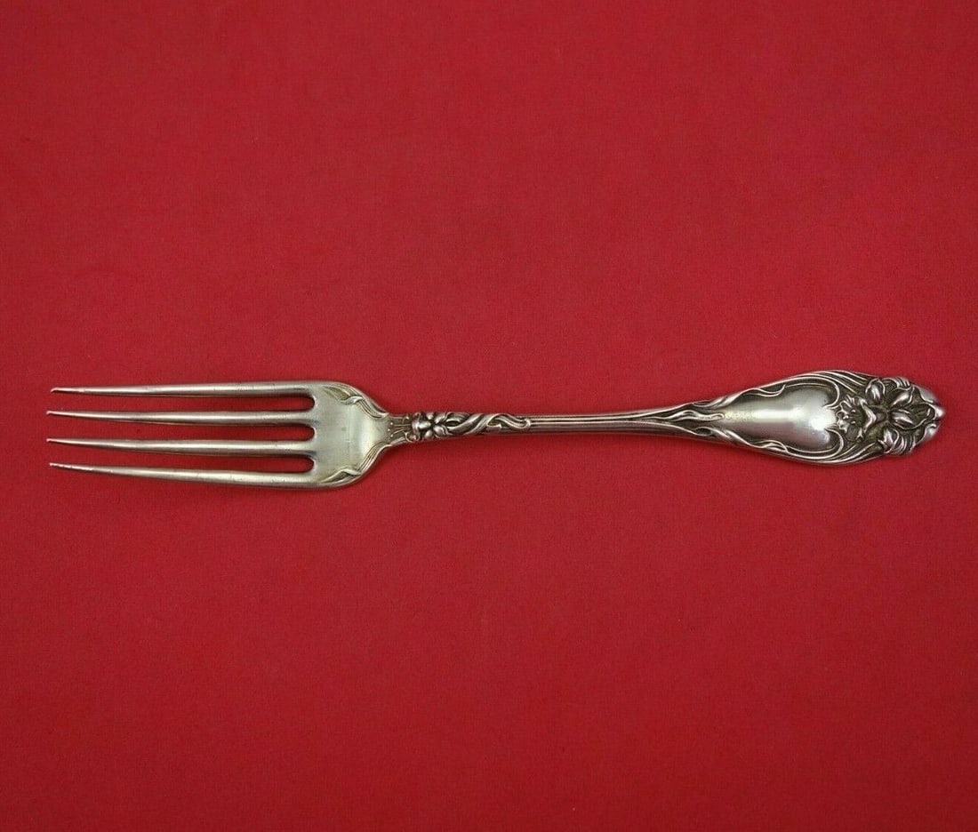 Lunt Narcissus Sterling Silver Fork 7 Inch Antique Flatware: Lunt Narcissus Sterling Silver Fork 7 Inch Antique Flatware This exquisite 7-inch fork is part of the Narcissus pattern by Lunt, crafted from high-quality sterling silver. Dating back to the early 20t