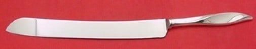 Vivant by Oneida Sterling Silver Wedding Cake Knife 12 Inch Custom Made: Vivant by Oneida Sterling Silver Wedding Cake Knife 12 Inch Custom Made Presenting the Vivant by Oneida Sterling Silver Wedding Cake Knife, a perfect addition to your special day. This exquisite knife