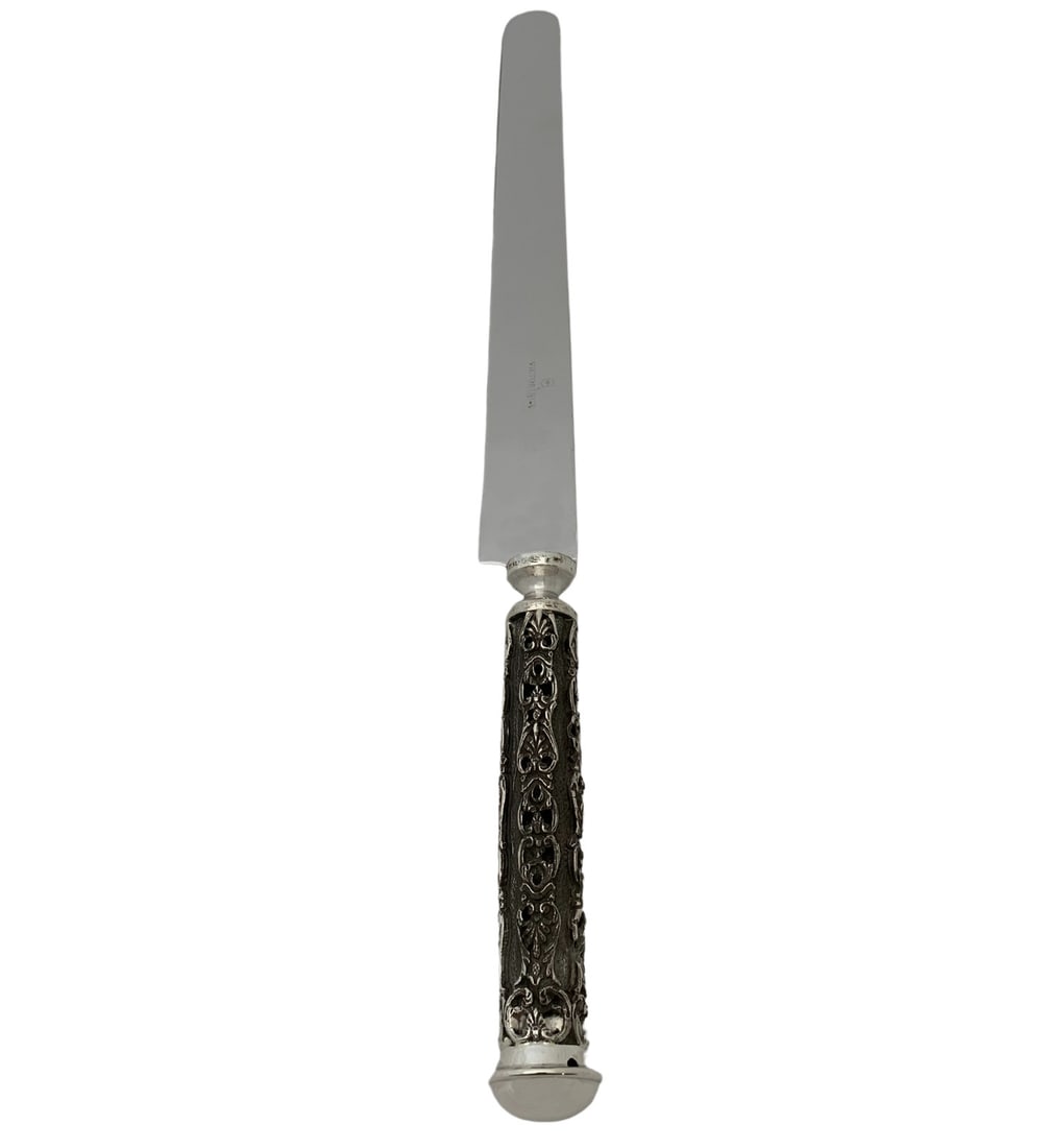 Elegant Handmade 925 Sterling Silver Victorinox Knife 15.50 Inches: Elegant Handmade 925 Sterling Silver Victorinox Knife 15.50 Inches This exquisite Fine Italian 925 Sterling Silver Victorinox Knife showcases handmade elegant applique designs, making it a stunning ad