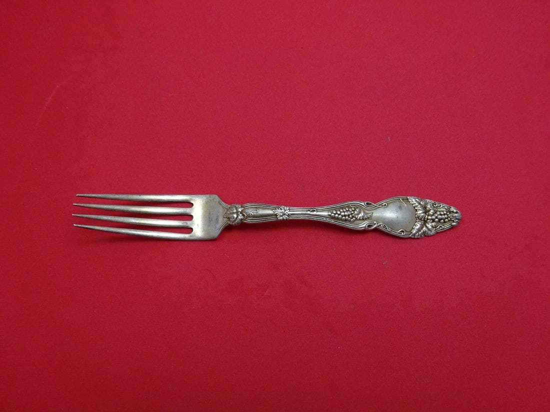 Cloeta International Sterling Silver Breakfast Fork 6 Inch Heirloom: Cloeta International Sterling Silver Breakfast Fork 6 Inch Heirloom This exquisite breakfast fork is part of the Cloeta pattern by International Sterling, crafted from high-quality sterling silver. Me